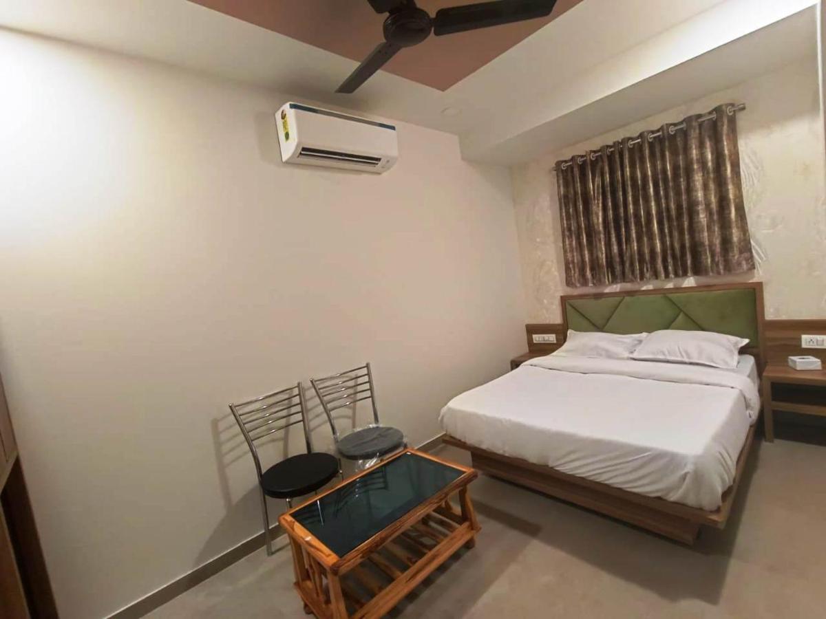 Sai Sagar Lodging&Boarding Ulhasnagar Bagian luar foto