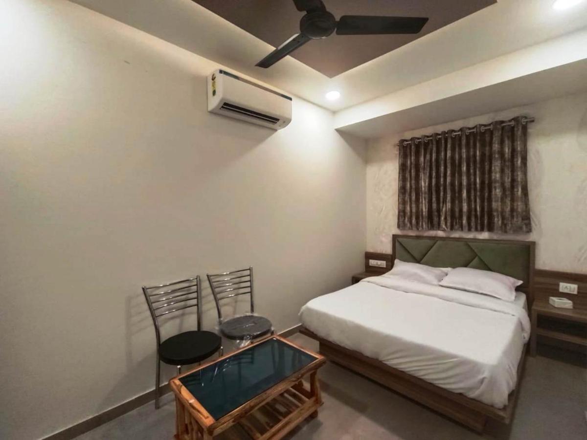 Sai Sagar Lodging&Boarding Ulhasnagar Bagian luar foto