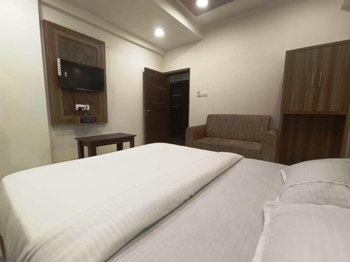 Sai Sagar Lodging&Boarding Ulhasnagar Bagian luar foto