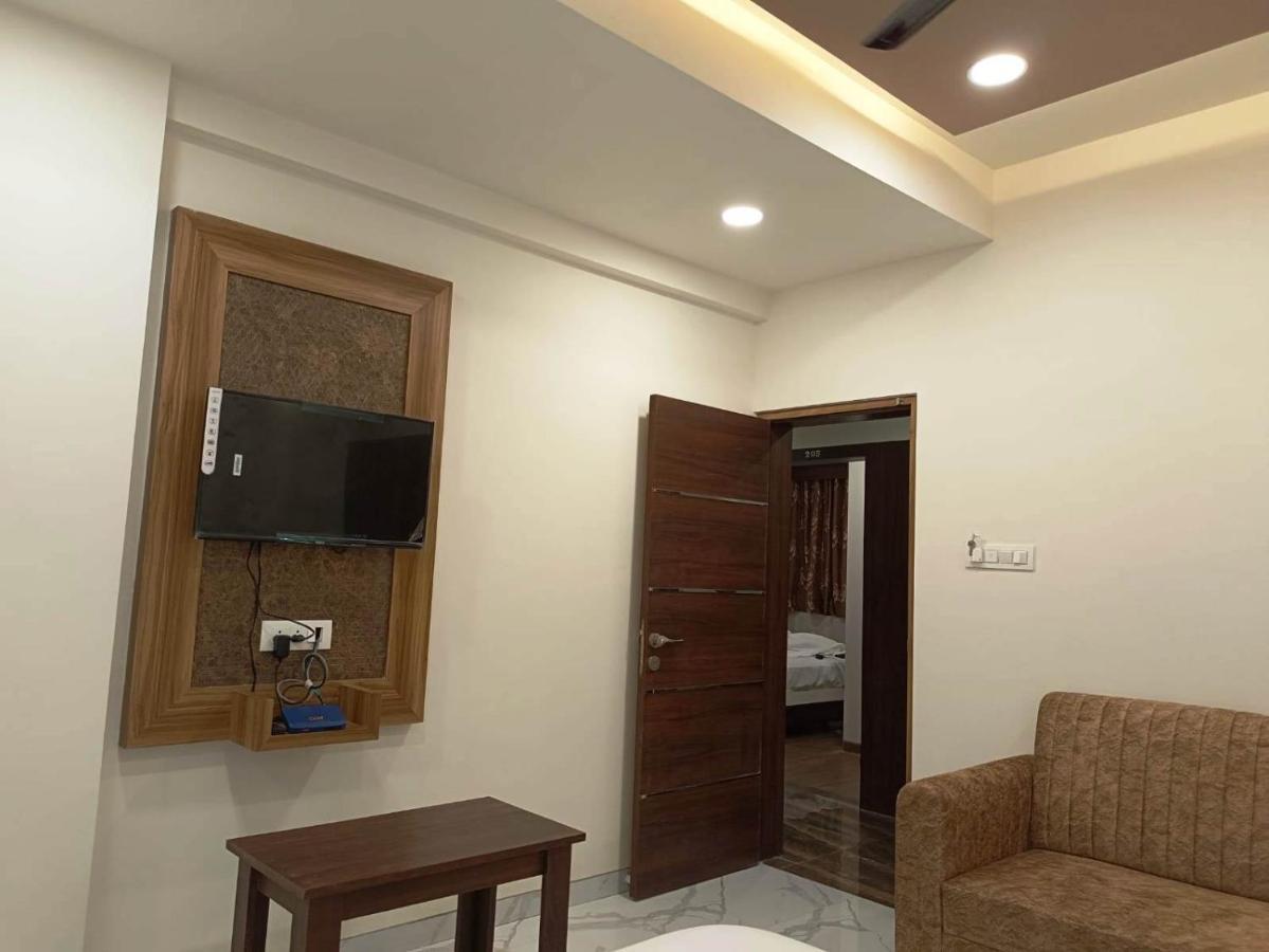 Sai Sagar Lodging&Boarding Ulhasnagar Bagian luar foto